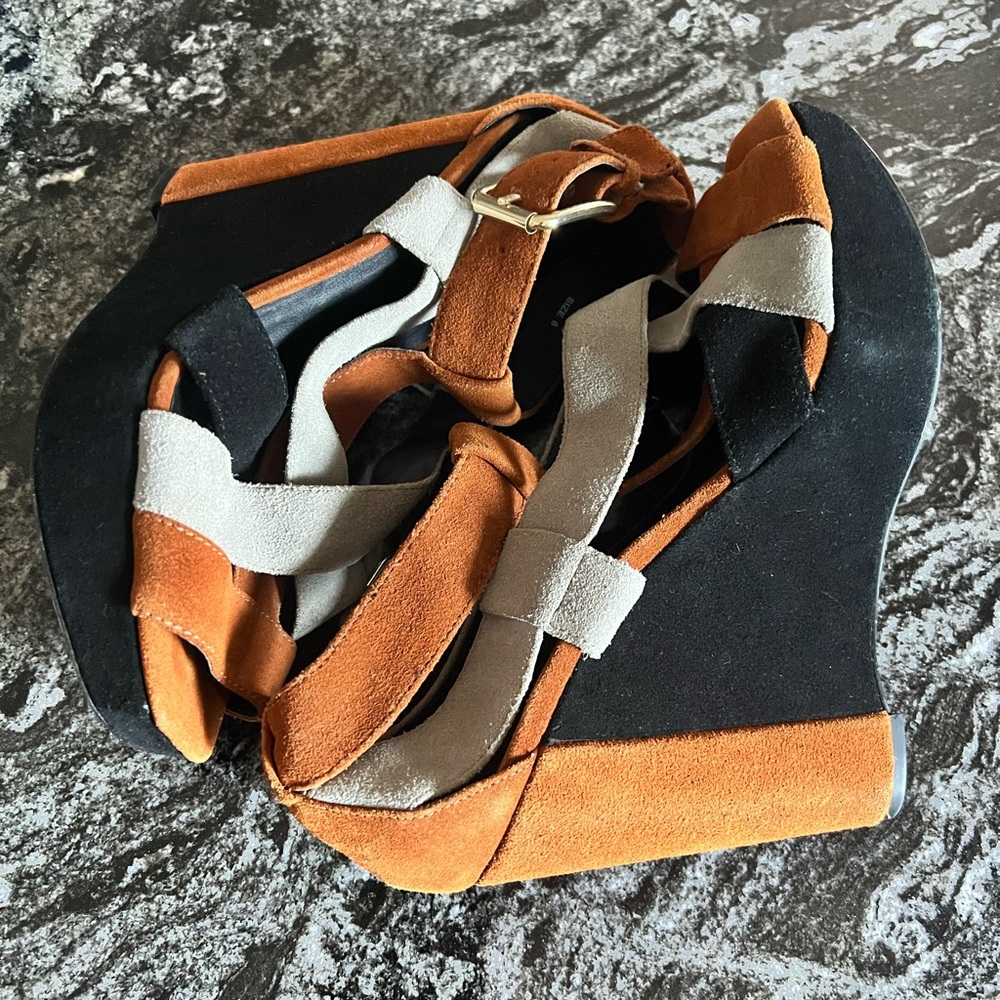 Poure La Victoire Tri-Color Leather Wedges - Size 8